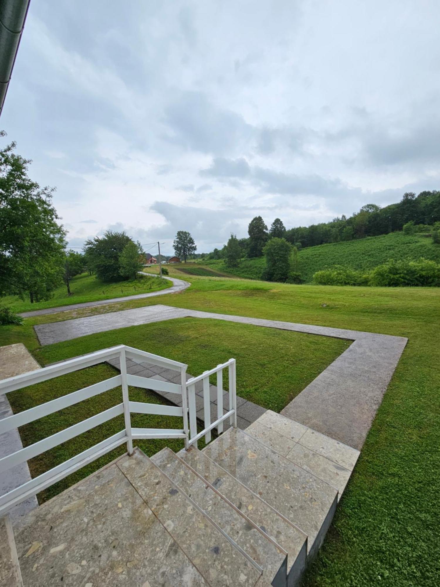 Apartman Mile - Holiday House สโมลยานัซ ภายนอก รูปภาพ