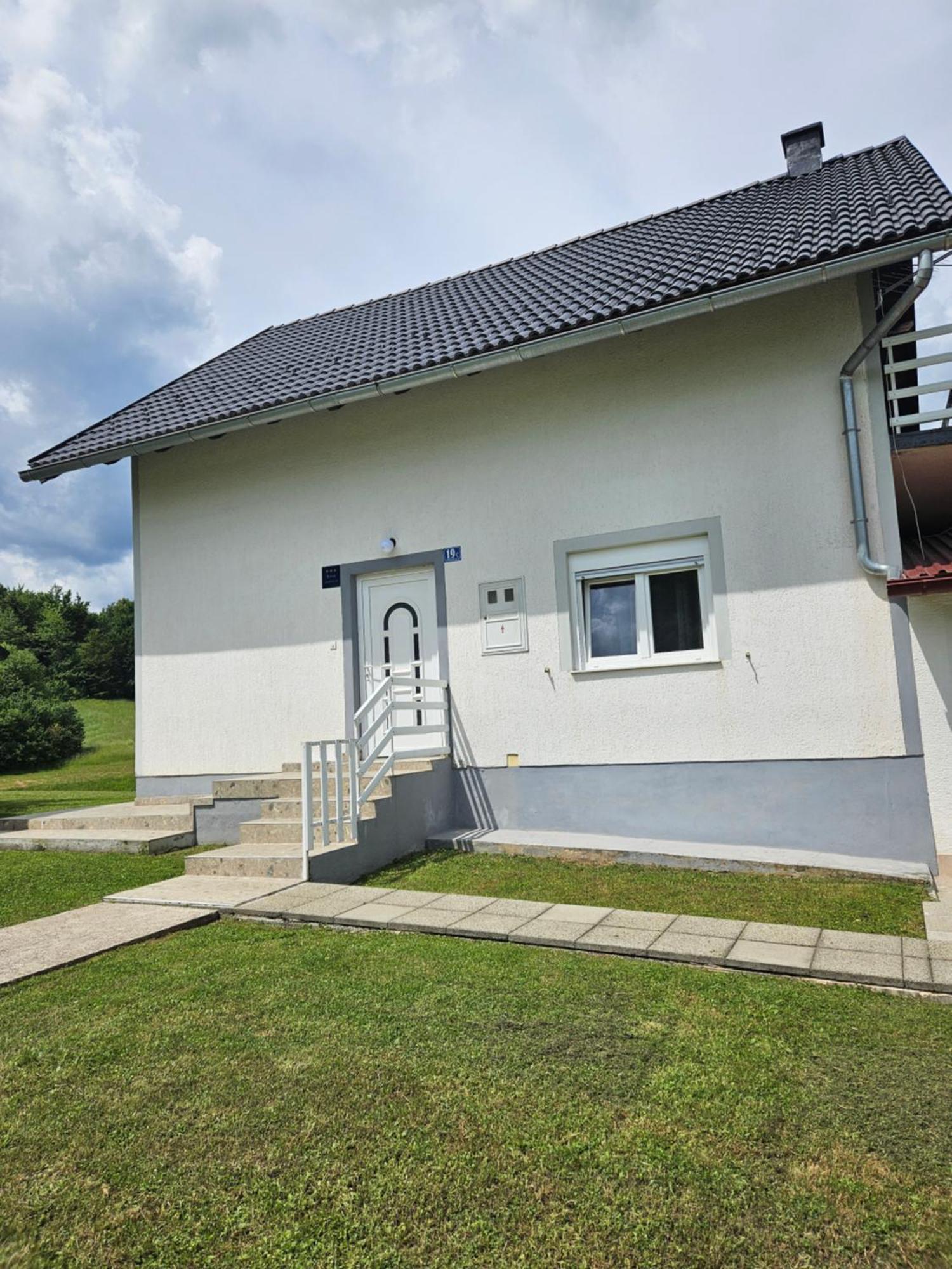 Apartman Mile - Holiday House สโมลยานัซ ภายนอก รูปภาพ