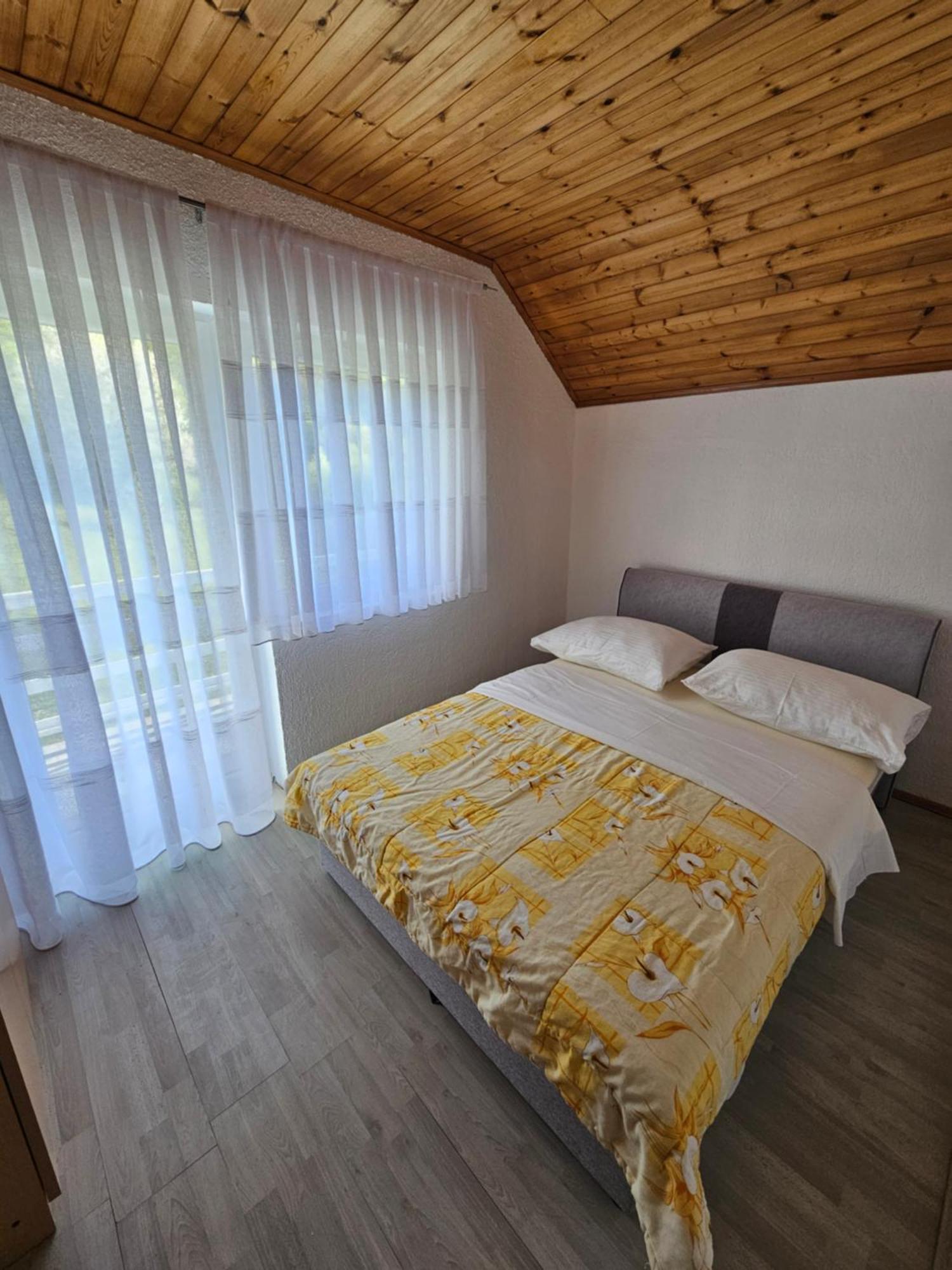 Apartman Mile - Holiday House สโมลยานัซ ภายนอก รูปภาพ